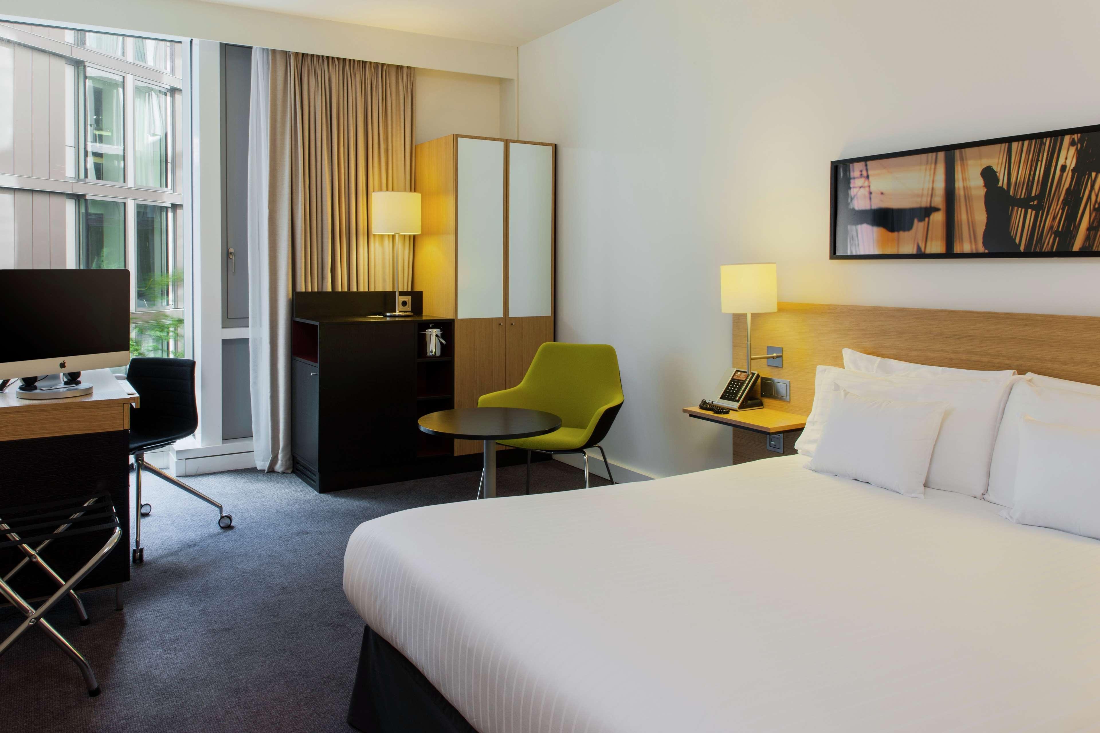 Doubletree By Hilton Amsterdam Centraal Station Room photo